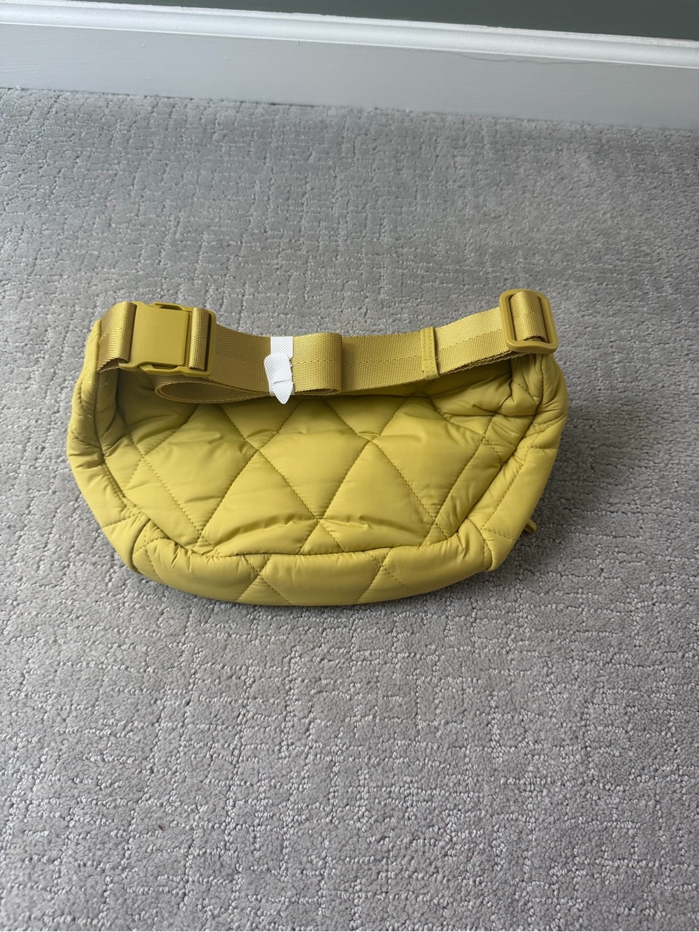 NWOT Vera Bradley Portnoy Belt Bag Crossbody in Golden Olive - Featherweight - Picture 2 of 9